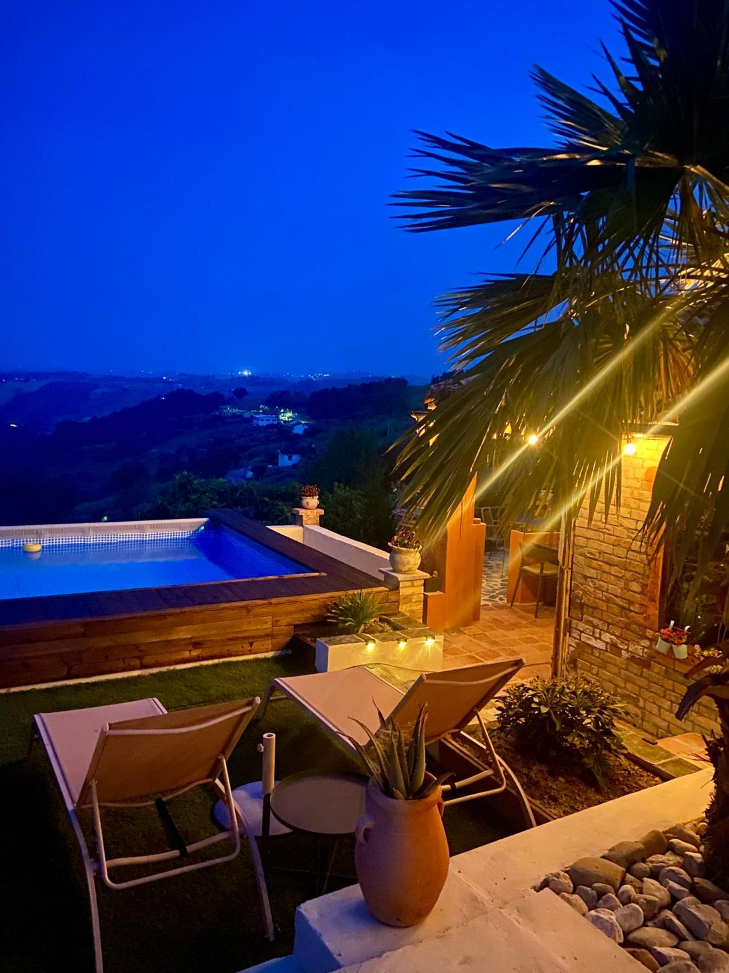 Bed And Adventure Tramontana Resort - Camera Vista Castilenti 外观 照片