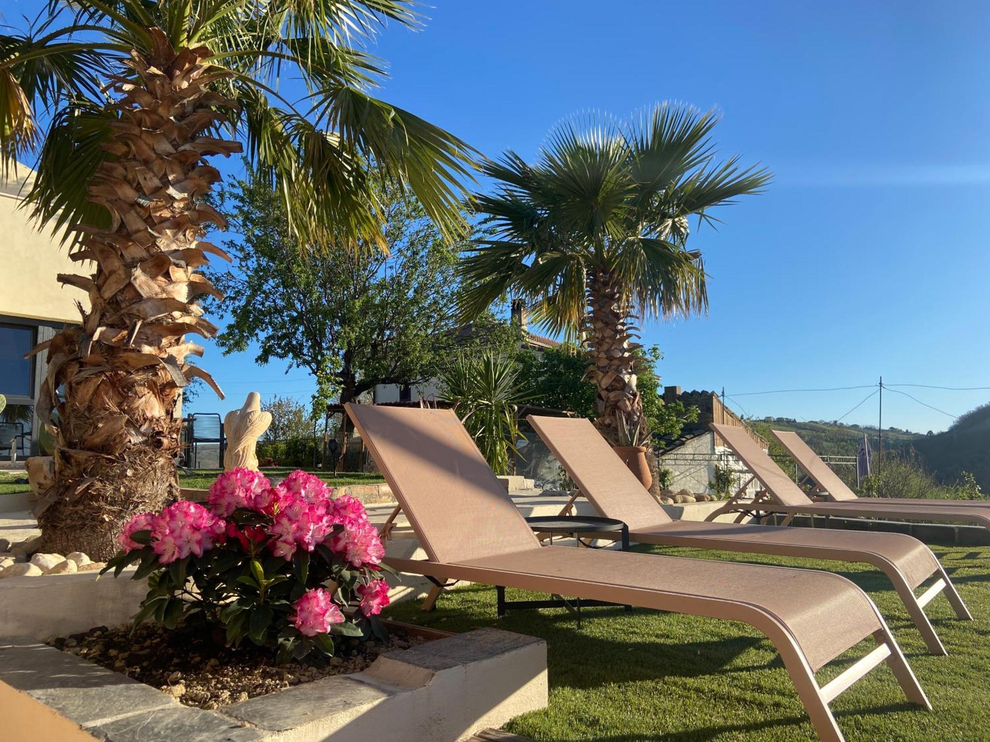 Bed And Adventure Tramontana Resort - Camera Vista Castilenti 外观 照片